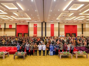 Puncak HGN 2025, Gubernur Sulsel Komitmen Tingkatkan Kualitas Pendidikan