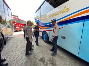 Jelang Nataru, Polres Lamongan-Polda Jatim Cek Kelayakan Angkutan Umum