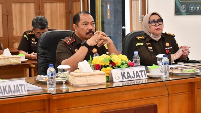 Kajati Jambi saat melakukan ekspos soal penghentian kasus perkara lewat RJ dengan Jampidum