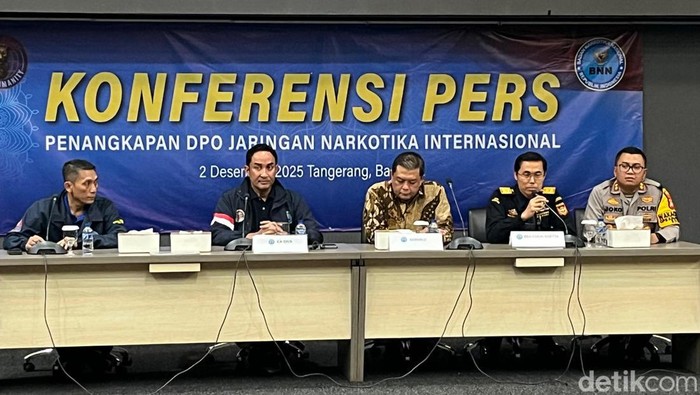 Kemlu dan Bea-Cukai memastikan mendukung pemulangan buron kasus sabu senilai Rp 5 triliun, Dewi Astutik, yang ditangkap BNN di Kamboja. (Rumondang/detikcom)