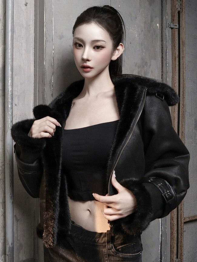 Berkat popularitasnya, Kwon Eunji juga dilirik brand minuman fiber untuk diet Thailand dan klinik kecantikan Vietnam. Baru-baru ini, ia terbang ke sana untuk ikut live streaming sebagai tamu istimewa. Foto: dok. Instagram @3eunji__