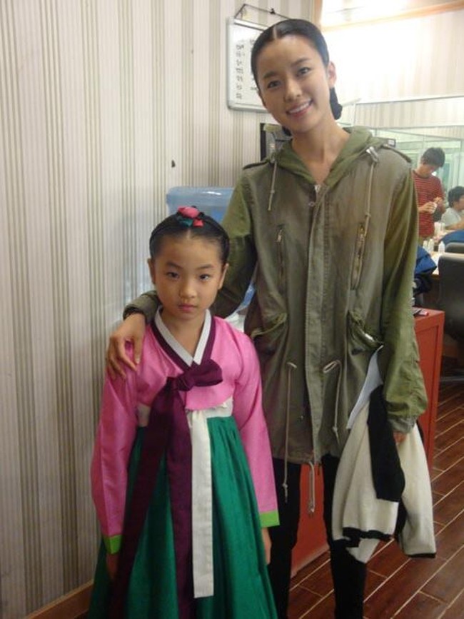 Bibit dari paras cantiknya sudah terlihat sejak usia muda. Ia pernah membintangi drama sejarah bersama Han Hyo Joo. Foto: dok. Instagram @3eunji__