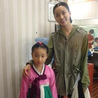 Bibit dari paras cantiknya sudah terlihat sejak usia muda. Ia pernah membintangi drama sejarah bersama Han Hyo Joo. Foto: dok. Instagram @3eunji__