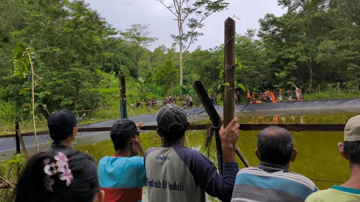 Pemancing Tewas Tercebur Kolam di Trenggalek