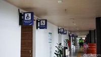 Fasilitas umum seperti toilet, ruang laktasi, dan akses disabilitas kini lebih lengkap untuk menunjang kebutuhan penumpang.