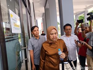 Istri IJU Bungkam Usai Diperiksa Kejati NTB soal Kasus Uang Siluman