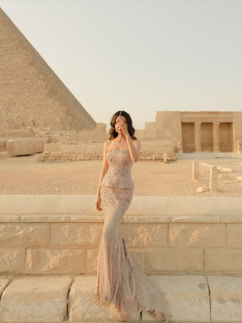 Pasangan Sewa Piramida untuk Menikah Pasangan Sewa Piramida untuk Menikah.