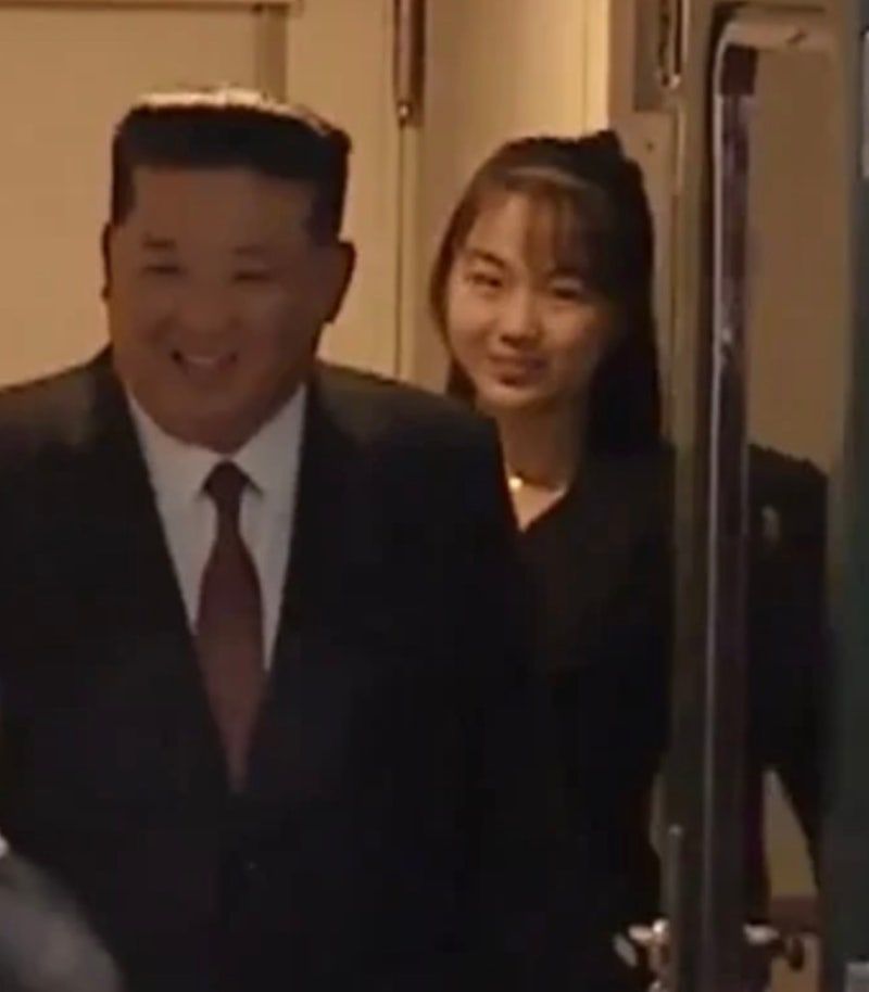 Penampilan terbaru putri Kim Jong Un, yang terlihat semakin dewasa.