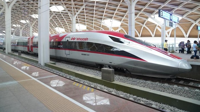 Kereta Cepat Whoosh Kasih Diskon Buat 36 Ribu Kursi Jelang Akhir Tahun