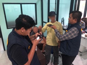 Diduga Penambang Ilegal, 3 WN China Ditangkap Saat Mau Kabur ke Malaysia