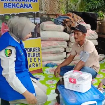 Polri beri pelayanan kesehatan gratis untuk korban banjir di Aceh Polri beri pelayanan kesehatan gratis untuk korban banjir di Aceh