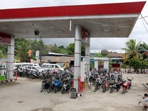 Potret Kendaraan Mengular, SPBU Batang Toru Kehabisan Pasokan BBM