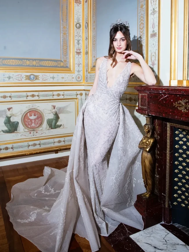 Biasanya, Eulalia menghabiskan hari-harinya sebagai mahasiswa Financial Economics di University of St Andrews, Skotlandia. Namun pada 29 November, ia menerima undangan khusus dari pendiri Le Bal, Ophélie Renouard, untuk hadir di Paris. “Madame Ophélie mengirim undangan kepada ibu saya sekitar Agustus atau September. Saya langsung menerimanya dan sangat antusias,” ujarnya kepada People.  Foto: dok. Instagram @__the_vault___