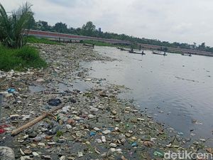 Air Danau Siombak Meluap, Sampah Menumpuk