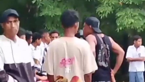 Siswa SMAN Benlutu, Kecamatan Batuputih, Kabupaten TTS, NTT, dikeroyok oleh tiga pria, Senin (1/12/2025). Aksi itu viral di medsos.
