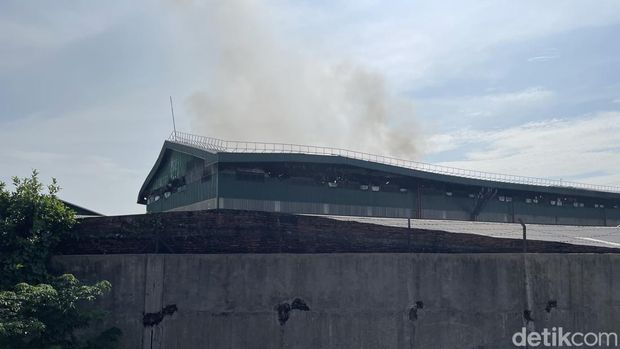 Situasi Pabrik Dua Kelinci di Pati usai terbakar hebat, Selasa (2/12/2025) pagi. Situasi Pabrik Dua Kelinci di Pati usai terbakar hebat, Selasa (2/12/2025) pagi.