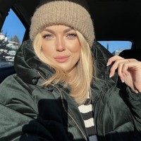 Stefanie Pieper dikenal luas di Graz sebagai influencer yang membagikan konten kecantikan, gaya hidup, dan fashion. Ia bekerja sebagai makeup artist dan penyanyi.  Foto: dok. Instagram @badgalfani