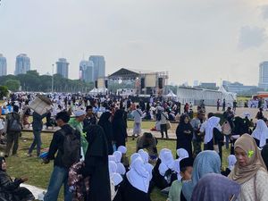 Massa Mulai Datangi Lokasi Reuni 212, Ada yang Bawa Bendera Palestina