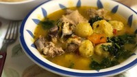 Sup asal Paraguay ini berisikan ayam, keju, sayuran ,hingga rempah-rempah. Menu tersebut termasuk resep turun temurun dari nenek moyang yang kini berhasil mendunia. Foto: Taste Atlas