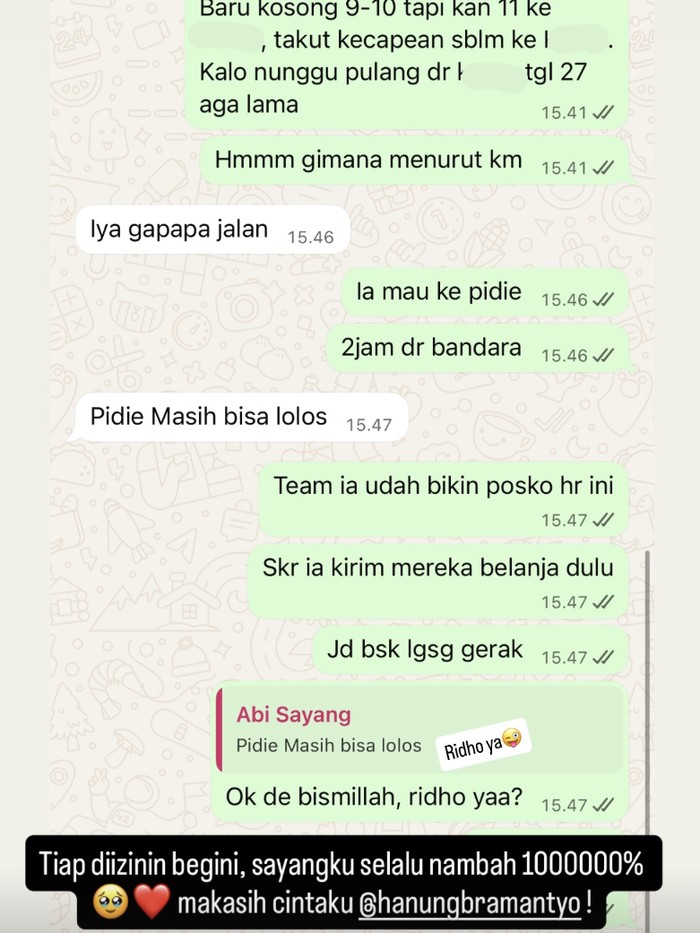 Zaskia Mecca datang ke Aceh membantu korban bencana banjir dan longsor.