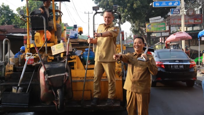 Turun Gunung, Walkot Agung Pastikan Jalan di Pekanbaru Mulus