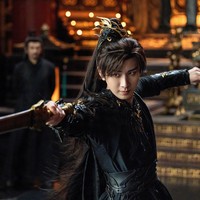 4. Chen Yi tahun ini memukau penonton dengan dua drachin hits yakni Tian Di Jian Xin dan Fu Shan Hai. Kemampuan Cheng Yi memerankan karakter heroik dan jahat di berbagai genre memperlihatkan skala aktingnya. Bahkan dalam serial yang kurang mendapat ulasan positif, penampilannya secara pribadi selalu menonjol.Foto: Instagram