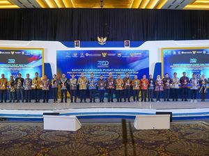 Bank Jatim Raih Penghargaan Bank Pembangunan Daerah Terbaik 2025