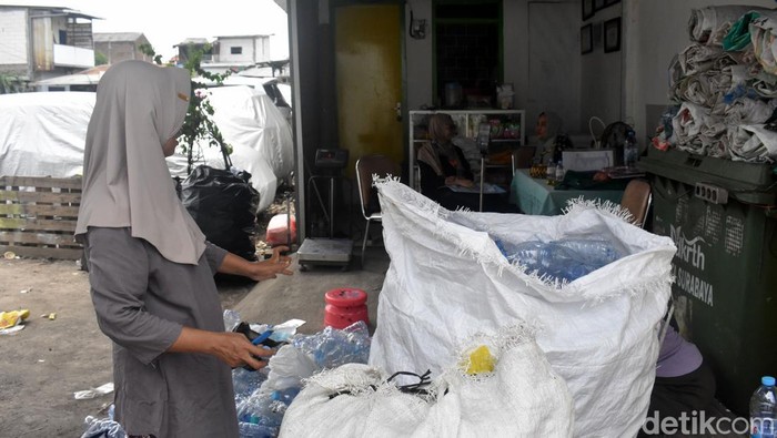 Bank Sampah di Surabaya