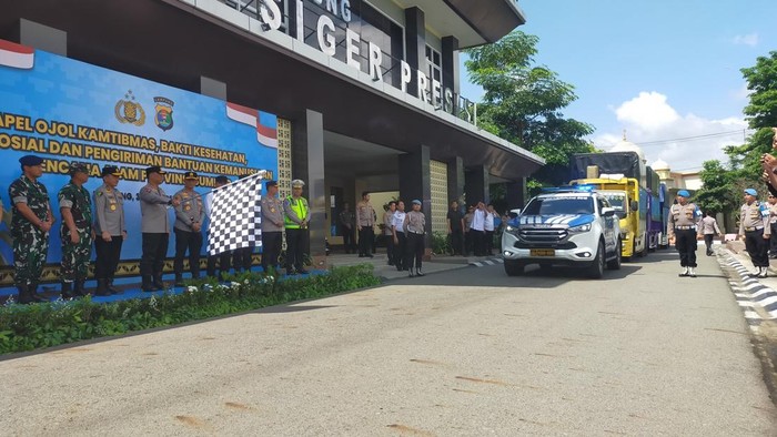 Wakapolri Lepas Bantuan Polda Lampung untuk Korban Bencana Alam Sumatera