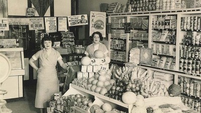 Begini Suasana Belanja Makanan di Toko 100 Tahun Lalu, Bikin Nostalgia!