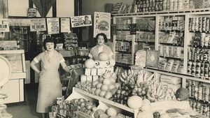 Begini Suasana Belanja Makanan di Toko 100 Tahun Lalu, Bikin Nostalgia!