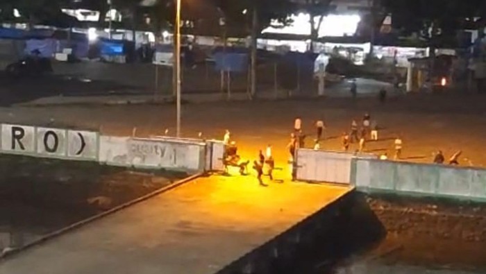 Buruh-Mahasiswa Bentrok di Pelabuhan Manokwari, 3 Polisi-TNI Terluka