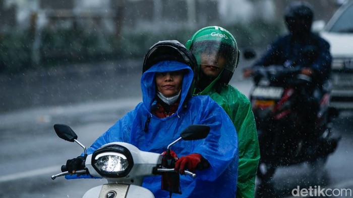 Prediksi Cuaca Jabodetabek 8-14 Januari 2026, Waspada Hujan Lebat di Daerah Ini!
