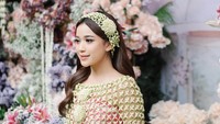 8 Foto Siraman Brisia Jodie, Cantik Memukau Dengan Riasan Soft yang Flawless