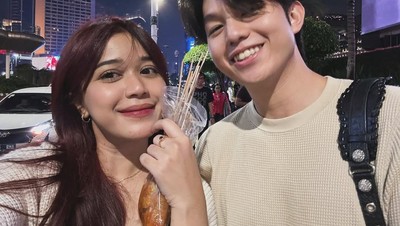 Romantisnya Brisia Jodie dan Jonathan Alden Saat Kulineran Bersama