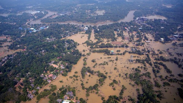 Dampak Siklon Ditwah Lumpuhkan Wilayah Sri Lanka