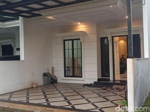 Keluarga Berbenah, Rumah Duka Menanti Kedatangan Jenazah Epy Kusnandar