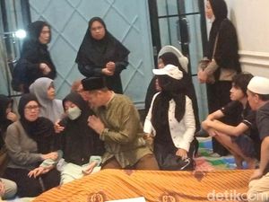 Suasana Haru Selimuti Rumah Duka Epy Kusnandar