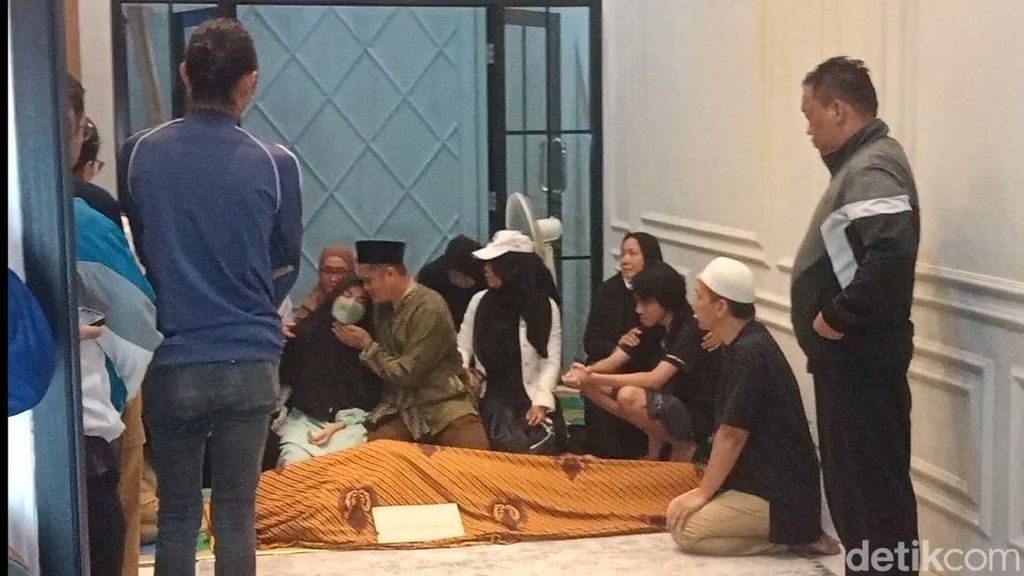 Video Suasana Rumah Duka Epy Kusnandar