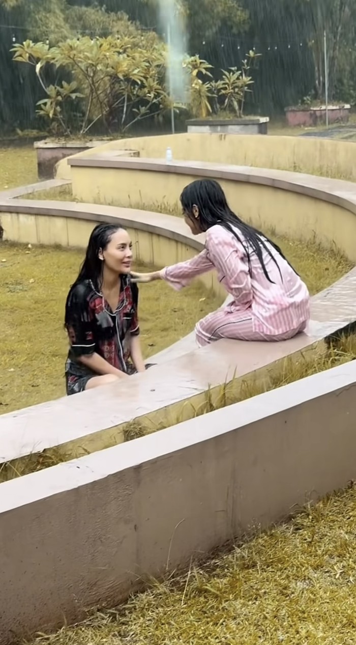 Erika Carlina dan Fuji