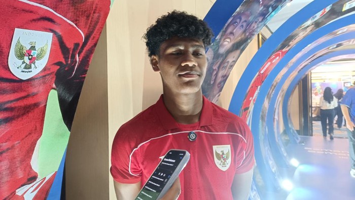 Pemain Timnas Indonesia U-17, Fadly Alberto terlibat dalam keributan di EPA U-20 yang viral dengan tendangan kungfu.