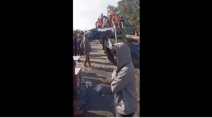 Viral Preman Diduga Jarah Truk Bantuan Banjir-Lempari Petugas di Tanjung Pura