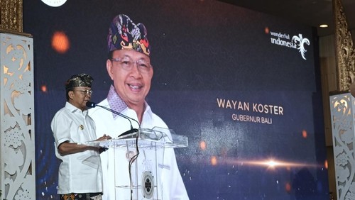 Gubernur Bali, Wayan Koster, berpidato dalam sebuah acara di Denpasar, Rabu (3/12/2025). (Foto: Ni Made Lastri Karsiani Putri/detikBali)