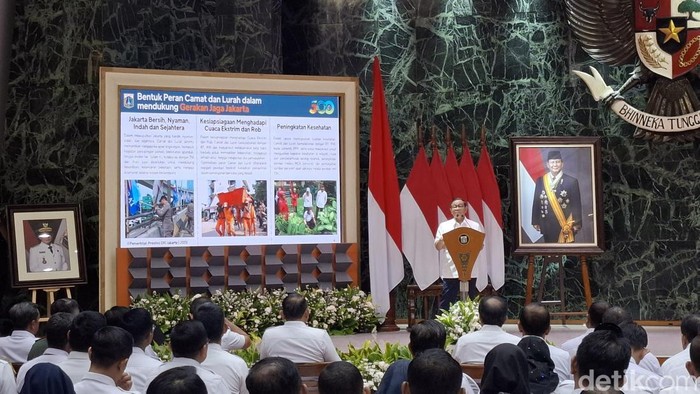 Pramono Kumpulkan Kadis-Camat, Minta Siaga Cuaca Ekstrem di Akhir Tahun