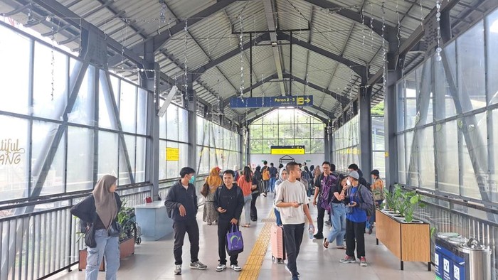 Libur Akhir Tahun, Stasiun Malang Siapkan 111 Ribu Kursi Kereta Api