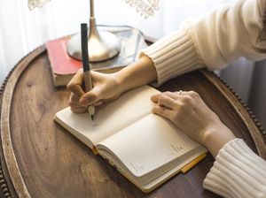 20 Contoh Soal TKA Matematika SMA tentang Barisan, Deret, Aljabar dan Statistika