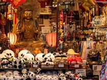 Tolak Belanja, 23 Turis Disekap Pemandu Wisata di Toko Oleh-oleh