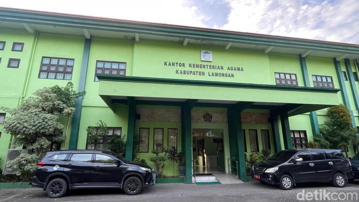 Cuma Lewat HP, Warga Lamongan Sudah Bisa Cetak Kartu Nikah Sendiri