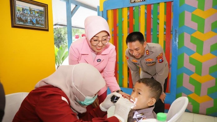 Kapolres Kediri Kota Tinjau Pemeriksaan Kesehatan di TK Bhayangkari