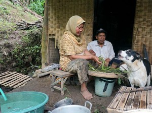 Anak Ingin Pasutri yang 22 Tahun Hidup di Dasar Jurang Mojokerto Segera Pulang